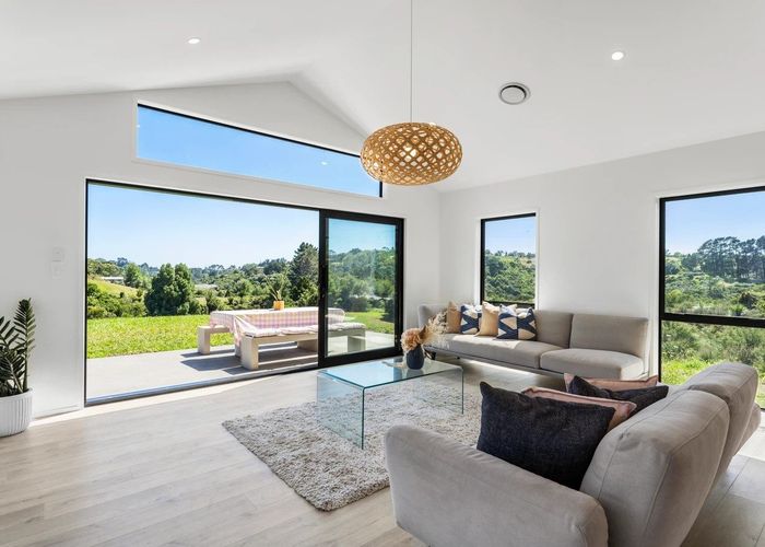  at 52 Masons Road, East Tamaki Heights, Manukau City, Auckland