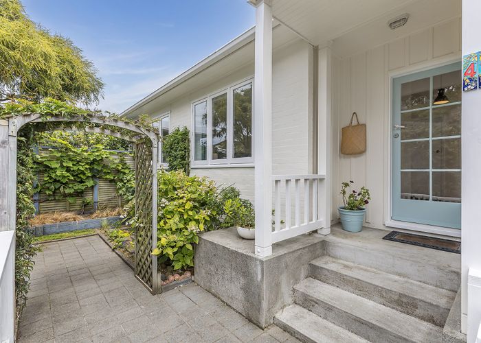  at 42 Glamis Avenue, Strathmore Park, Wellington