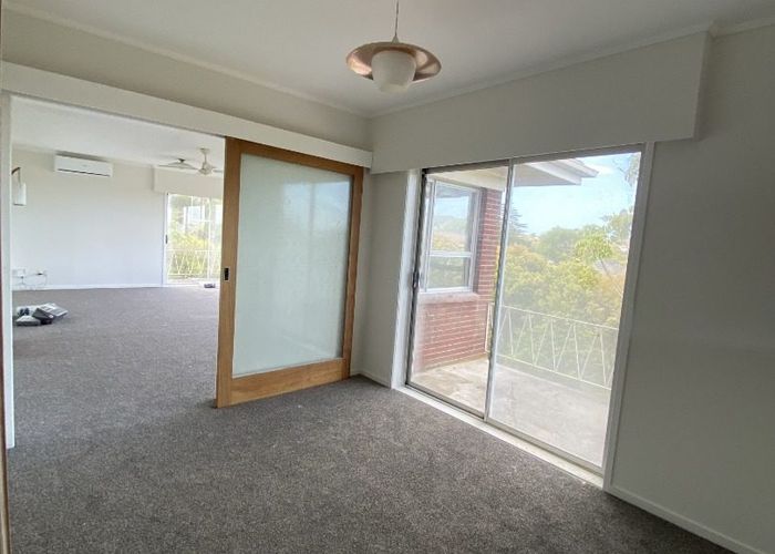  at 33a Forrest Hill Road, Milford, North Shore City, Auckland