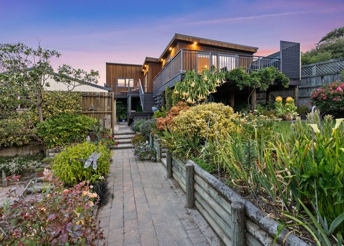  at 102 Moncks Spur Road, Redcliffs, Christchurch City, Canterbury