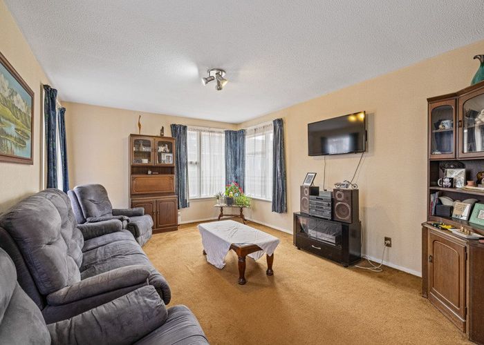  at 413 Linwood Avenue, Bromley, Christchurch