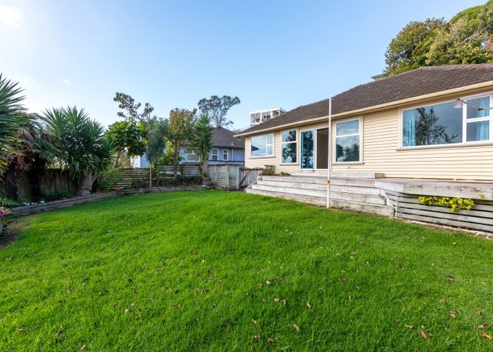  at 31 Queens Road, Glen Avon, New Plymouth, Taranaki