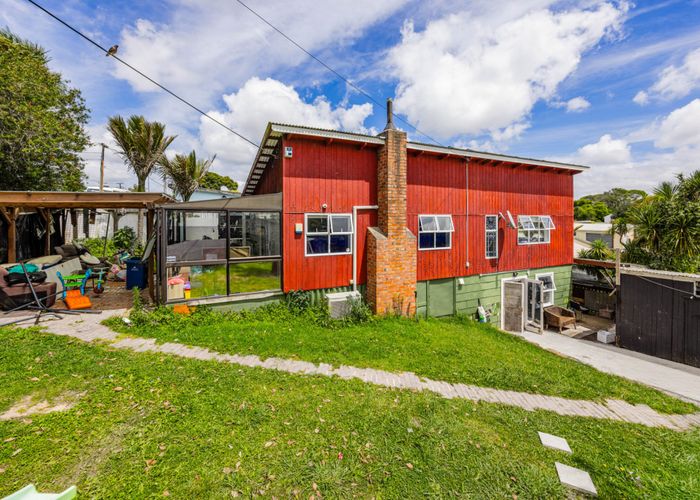  at 156 Rathgar Road, Henderson, Waitakere City, Auckland