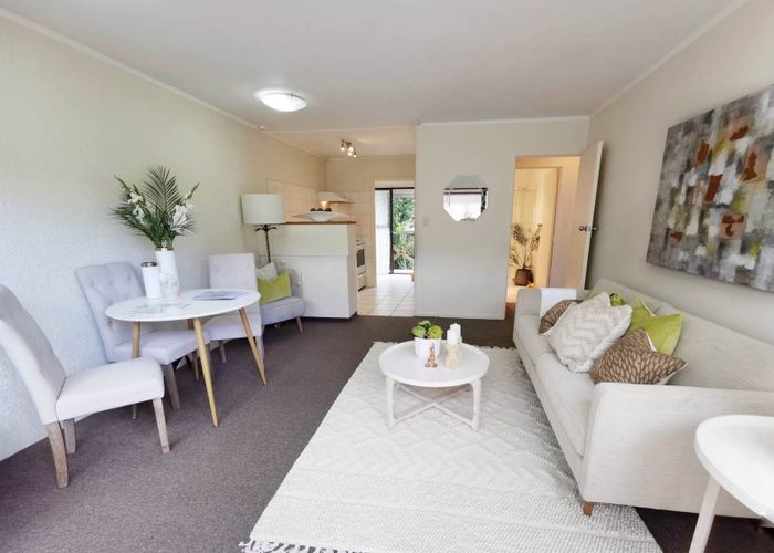  at 2/22 Longford Street, Mount Wellington, Auckland City, Auckland