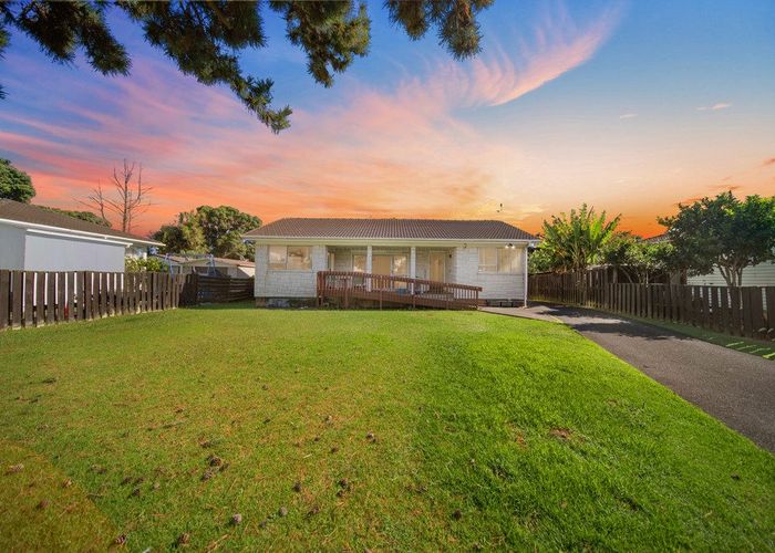  at 21 Staverton Crescent, Mangere, Auckland