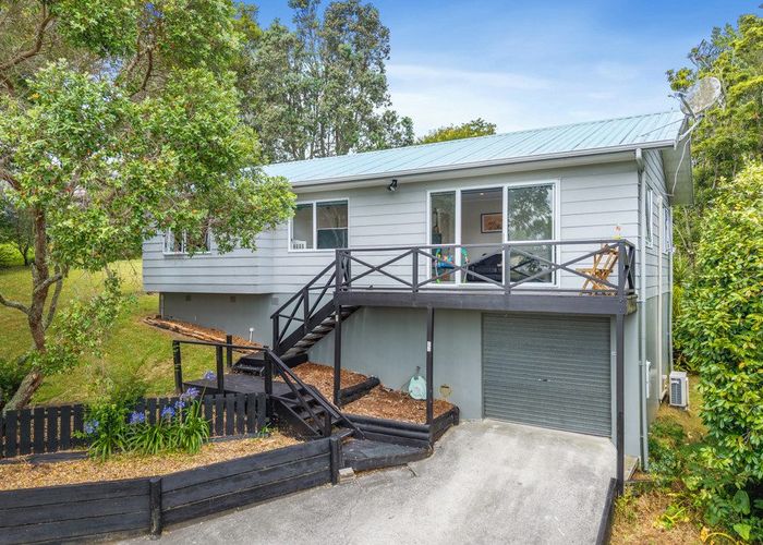  at 34 Sungrove Rise, Sunnyvale, Waitakere City, Auckland