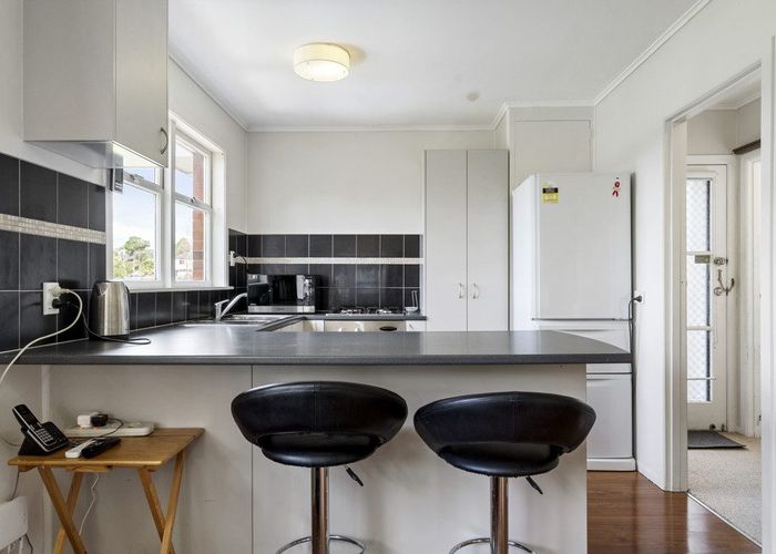  at 4/3 Rathlin Street, Blockhouse Bay, Auckland
