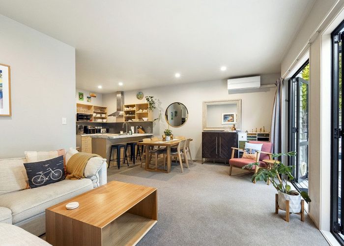  at 8/11 The Avenue, Albany, North Shore City, Auckland