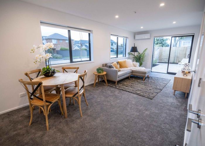  at 10/137 Tirimoana Road, Te Atatu South, Waitakere City, Auckland