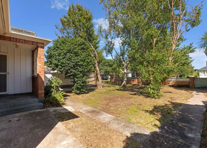  at 26 Kiwitea Street, Sandringham, Auckland