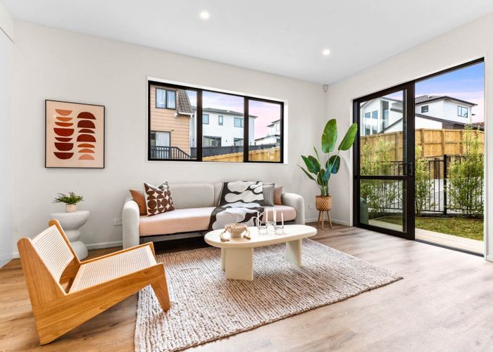  at 16E Sheridan Drive, New Lynn, Auckland