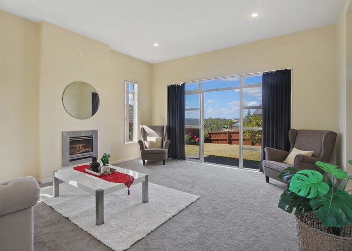  at 50 Highfields Terrace, Henderson, Auckland