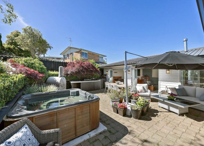  at 33 Luton Avenue, Sunnyhills, Manukau City, Auckland