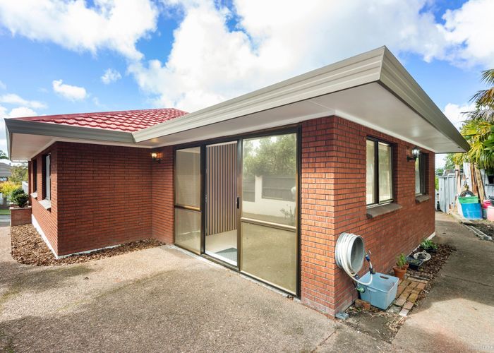  at 7 Sturm Avenue, Massey, Waitakere City, Auckland
