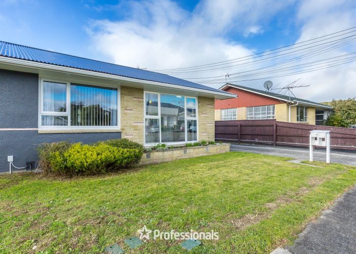  at 2/6 Hay Street, Ebdentown, Upper Hutt, Wellington
