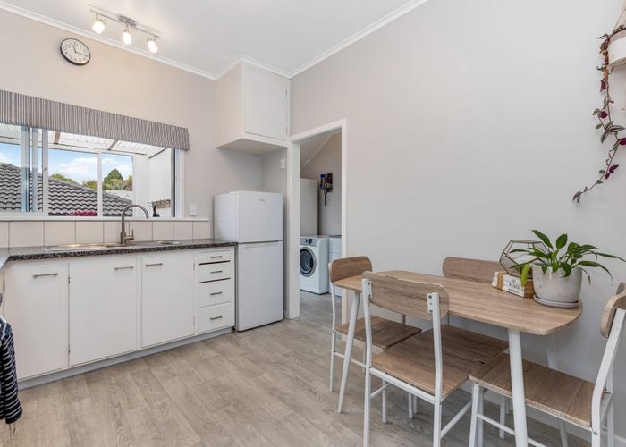  at 20 Mellsop Avenue, Waiuku, Franklin, Auckland