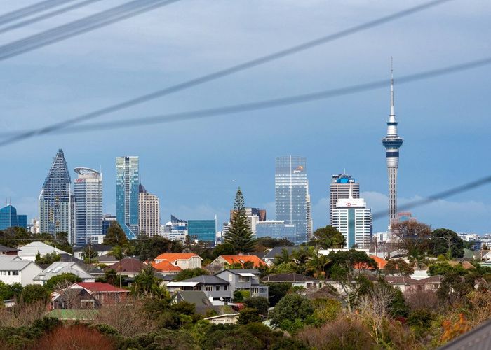  at 2 Keys Street, Belmont, Auckland
