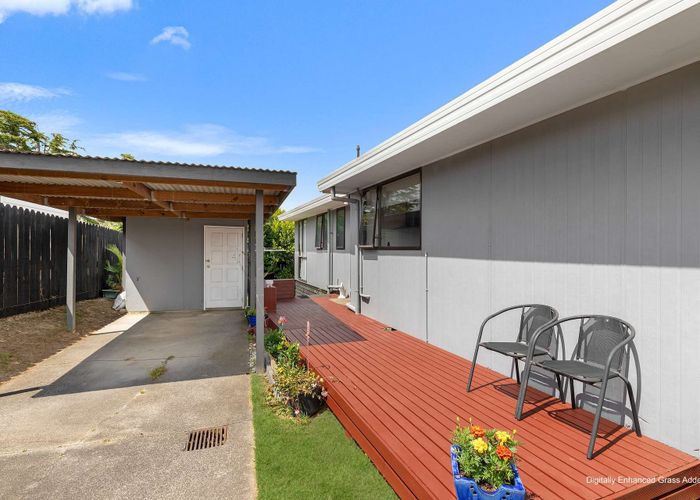  at 1/8 Kirklow Place, Goodwood Heights, Auckland