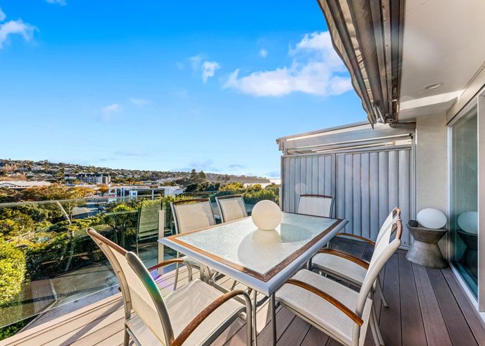  at 2/12 Browns Bay Road, Rothesay Bay, North Shore City, Auckland