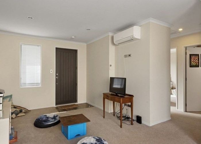  at 2/99 Lake Road, Frankton, Hamilton, Waikato