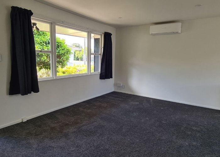  at 4/215 Swanson Road, Henderson, Auckland