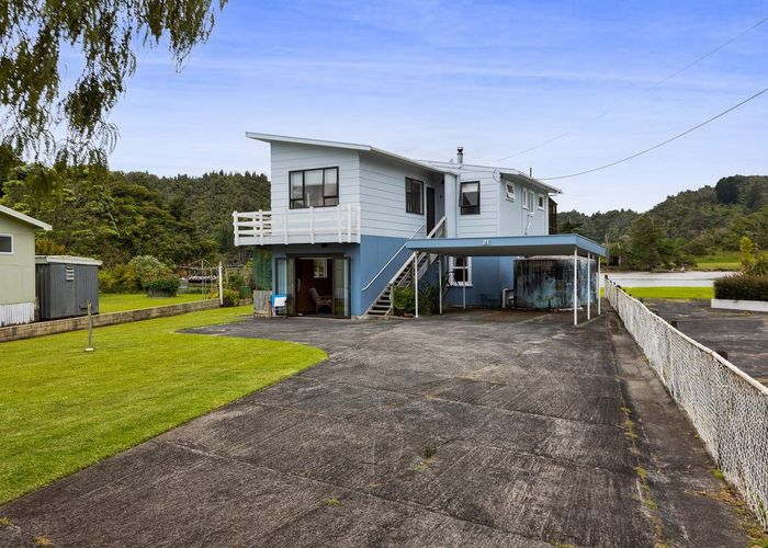  at 21 Hills Road, Tongaporutu