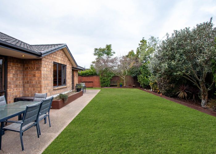  at 18 Connor Court, Huntington, Hamilton