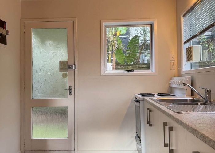  at 2/42 Fir Street, Waterview, Auckland City, Auckland