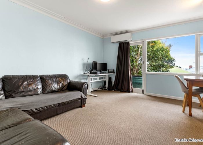  at 4/162 Onewa Road, Northcote, Auckland