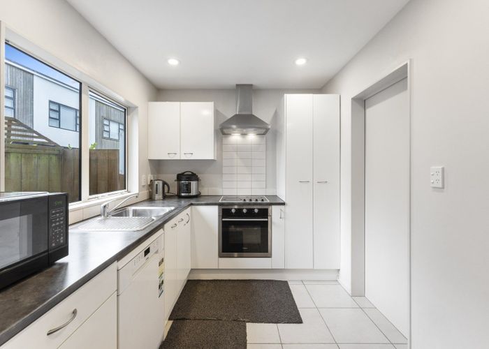  at 2/8 Waldie Grove, Avalon, Lower Hutt