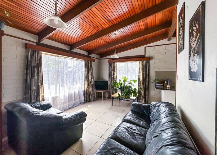 For sale 10 Sealand Place, Mangere Bridge, Manukau City, Auckland