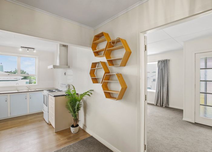  at 280 Huatoki Street, Vogeltown, New Plymouth, Taranaki