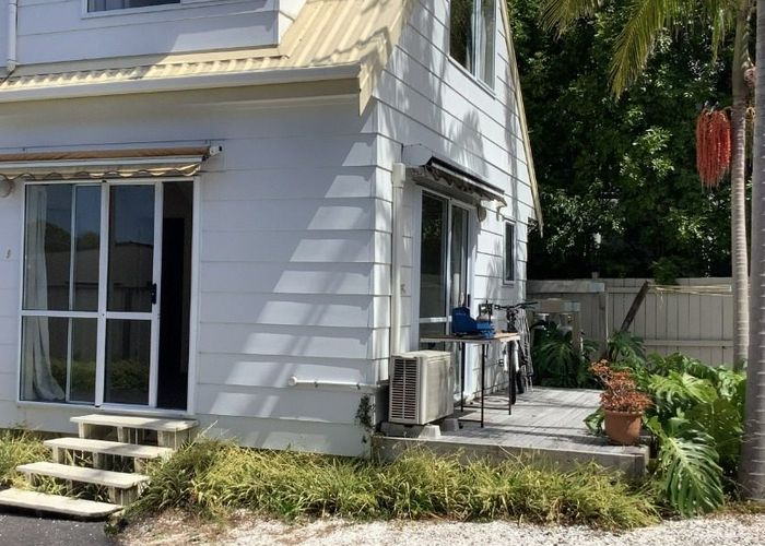  at 17 Ocean View Road, Milford, Auckland