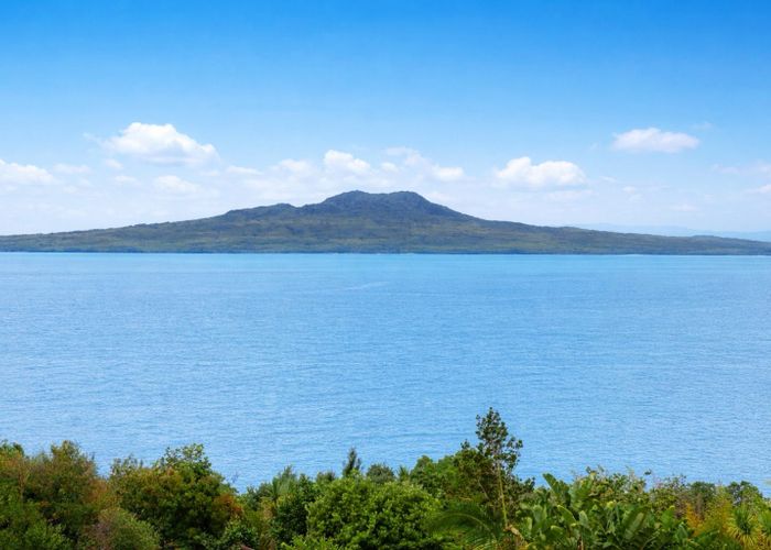  at 31 Churchill Road, Murrays Bay, North Shore City, Auckland