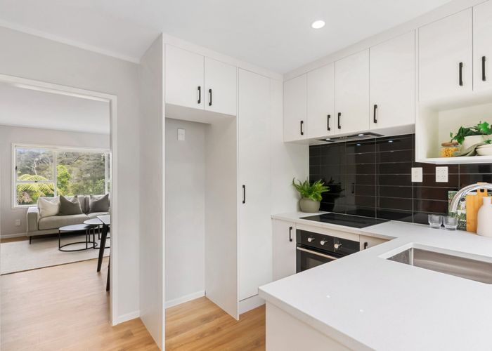  at 2/17 Emirau Place, Glenfield, North Shore City, Auckland