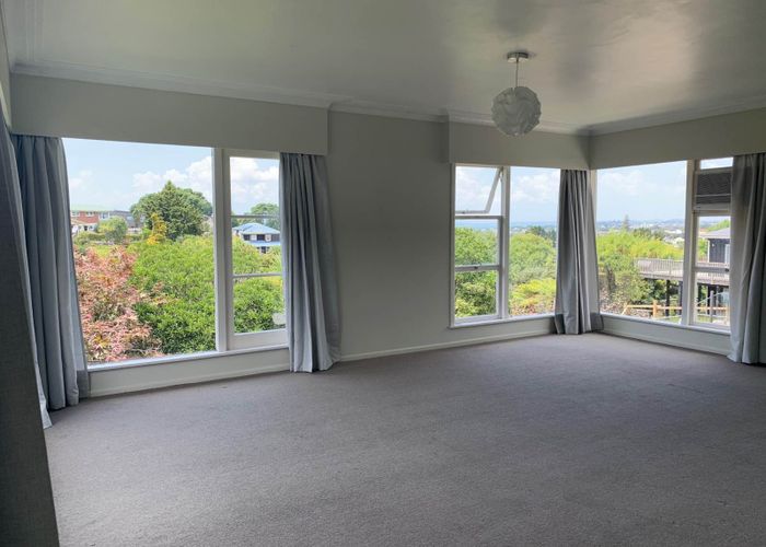  at 44 Parr Terrace, Castor Bay, Auckland