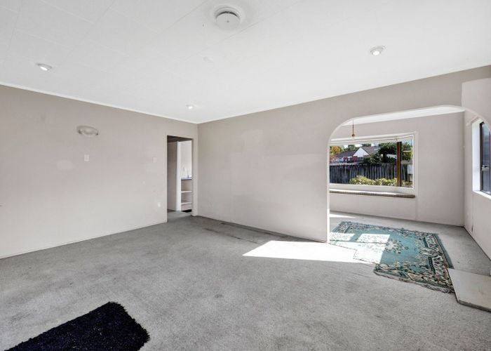  at 27 Tiverton Crescent, Whalers Gate, New Plymouth