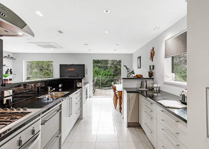  at 219 Laingholm Drive, Laingholm, Auckland