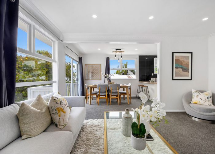  at 2/13 Tilden Avenue, Hillcrest, North Shore City, Auckland