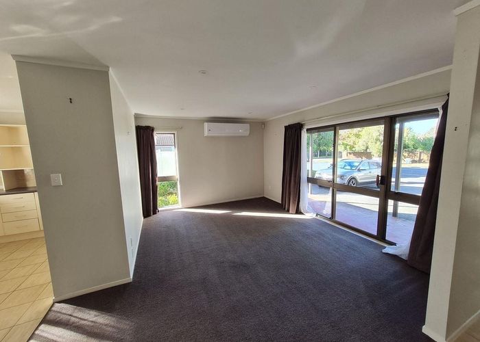  at 60 Sunderlands Road, Half Moon Bay, Auckland