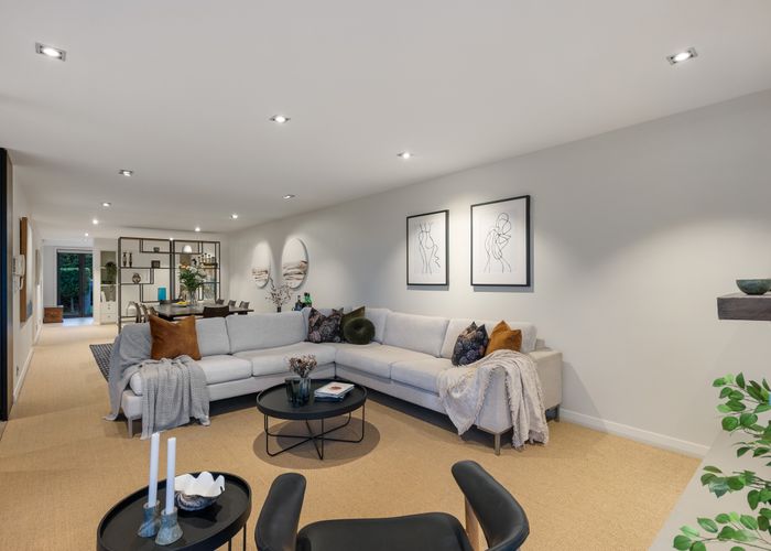  at 2/18 Tuhaere Street, Orakei, Auckland
