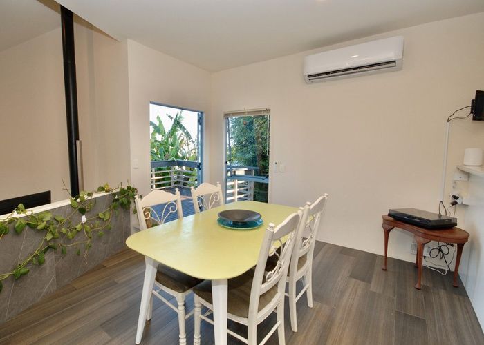  at 11 Wilmington Place, Forrest Hill, Auckland