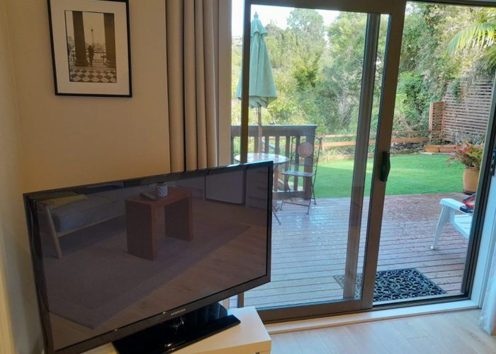  at 9 Homewood Place, Chatswood, North Shore City, Auckland
