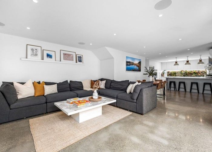  at 18A Selwyn Crescent, Forrest Hill, Auckland
