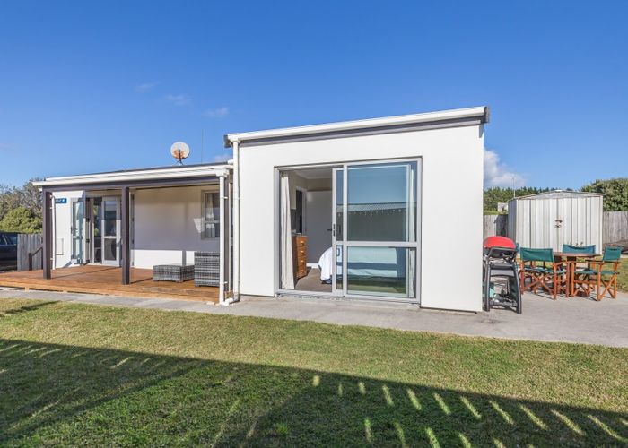  at 21 Rua Avenue, Waitarere Beach, Levin
