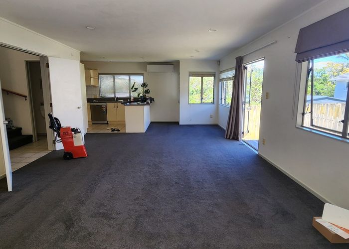  at 302a Glenfield Rd, Glenfield, North Shore City, Auckland