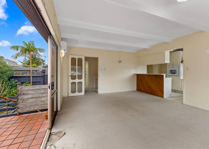  at 2/3 Omana Road, Milford, Auckland