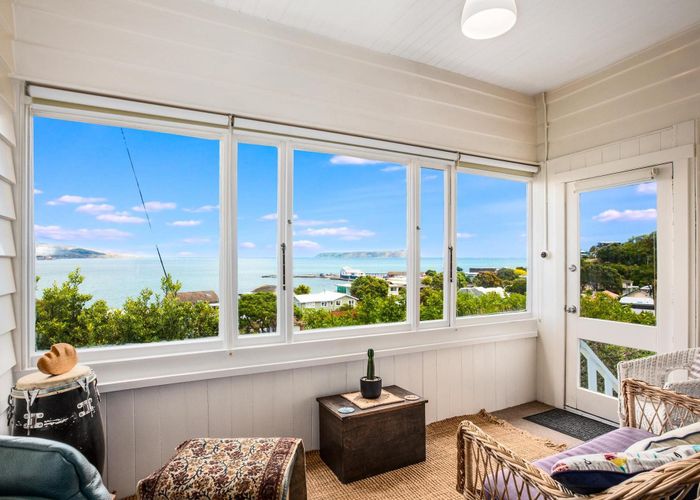  at 162 Motuhara Road, Plimmerton, Porirua