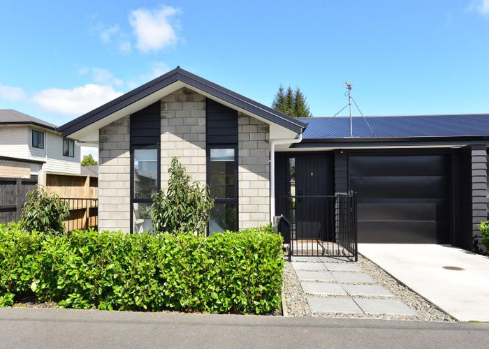  at 2/36 Odette Street, Bader, Hamilton