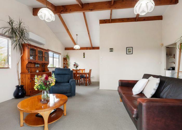  at 2/191 Waimumu Road, Massey, Auckland